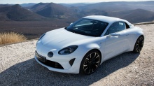 Renault показала предсерийную версию спорткупе Alpine